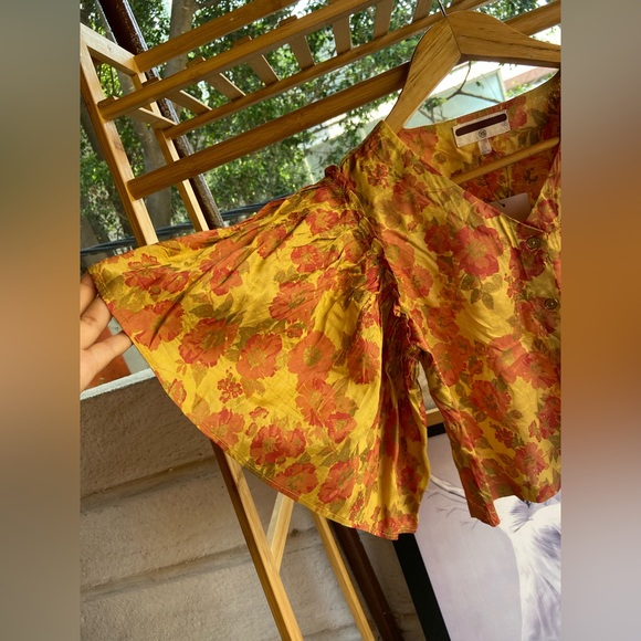 Floral crop Top. Size- XS (Fit S too) - Picture 7 of 11